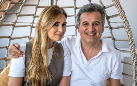 itchko ezratti wife